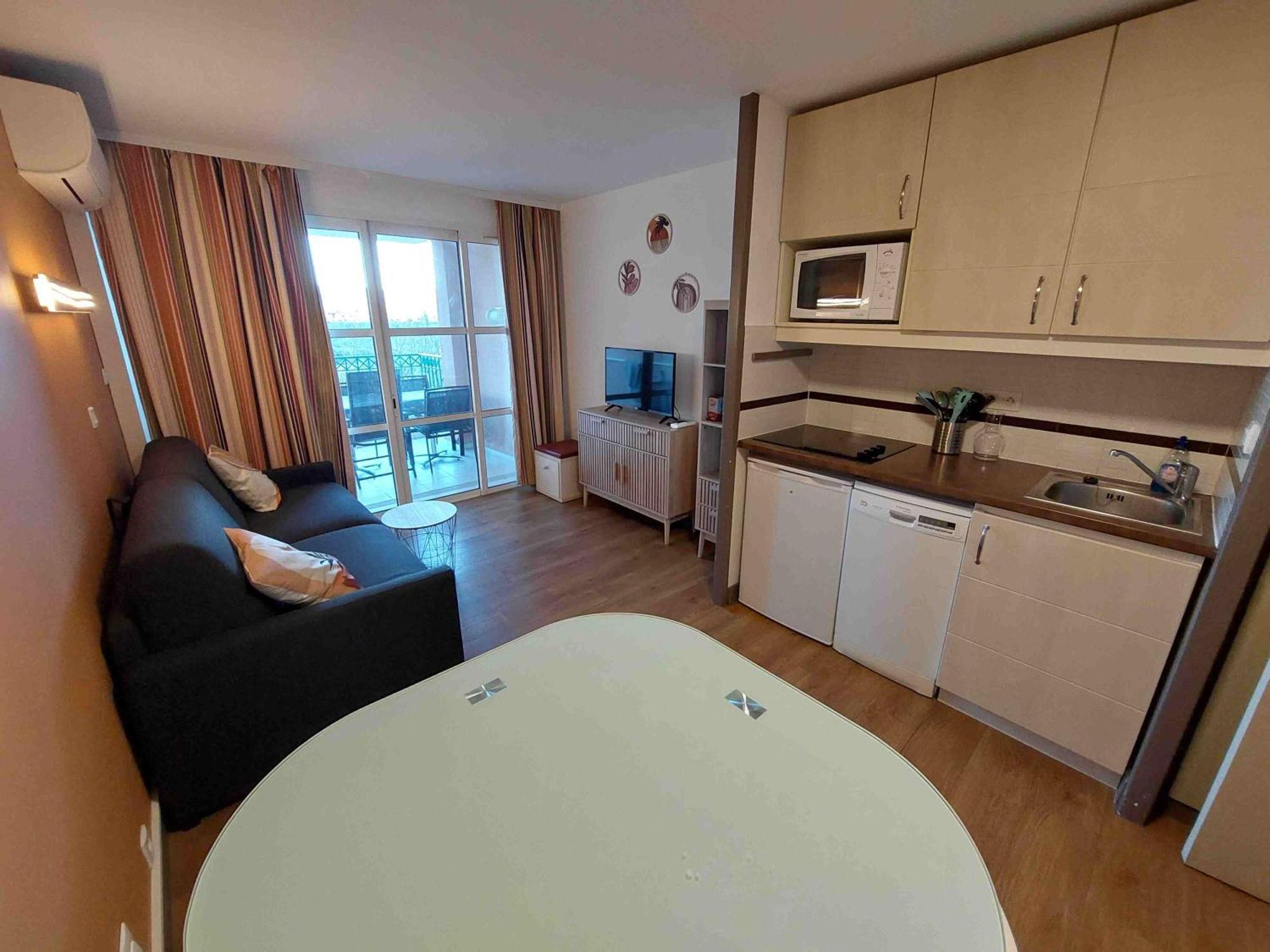 Cap Esterel Appartement Climatise Dans Le Centre Du Village Vacances Drammont Exterior photo