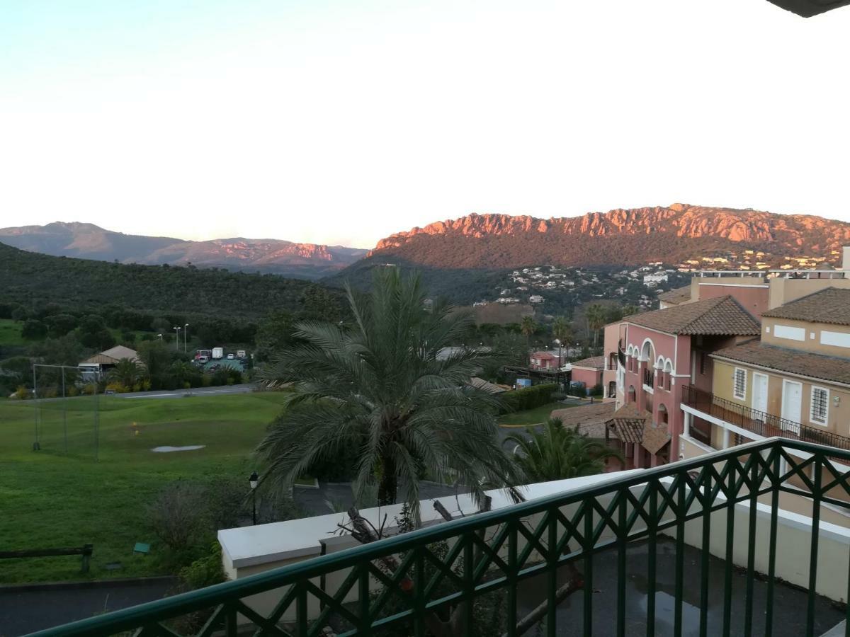 Cap Esterel Appartement Climatise Dans Le Centre Du Village Vacances Drammont Exterior photo